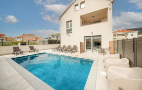 Stunning Apartment In Kastel Novi With Wifi